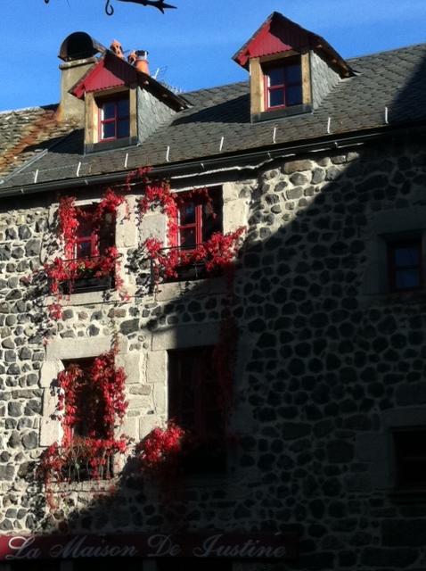 La Maison De Justine Murat (Cantal) Ngoại thất bức ảnh