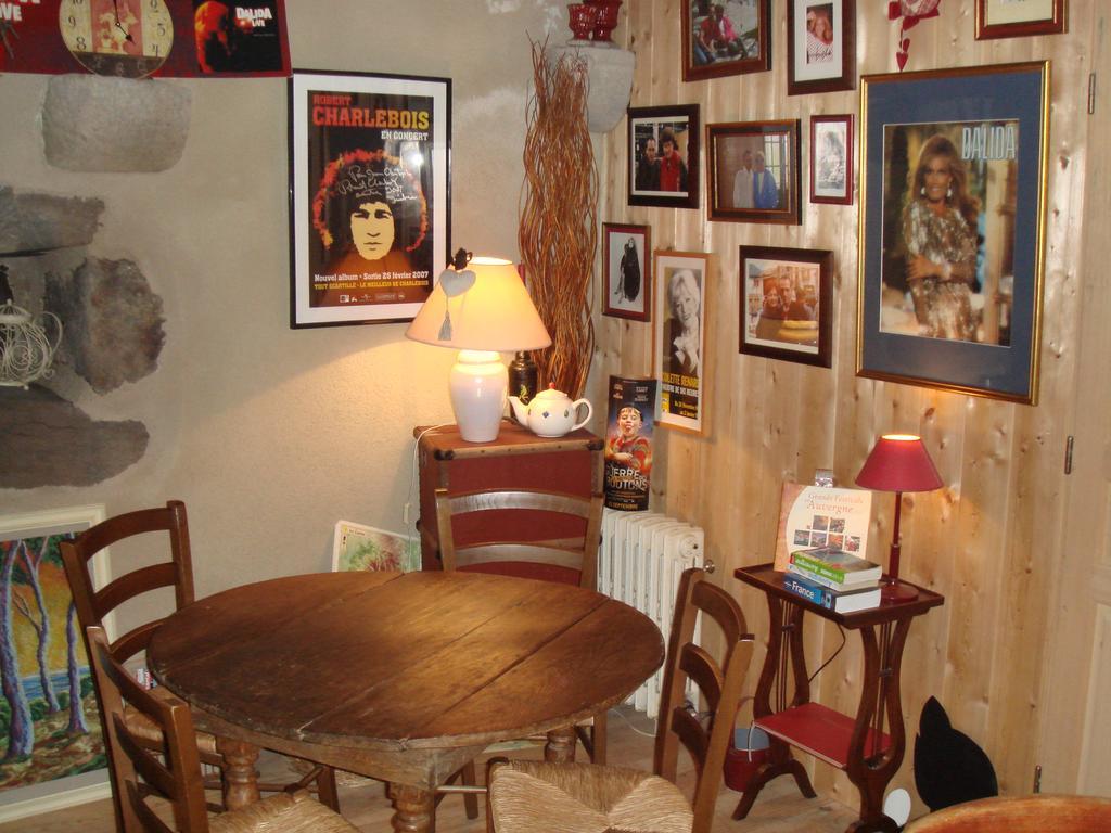 La Maison De Justine Murat (Cantal) Ngoại thất bức ảnh