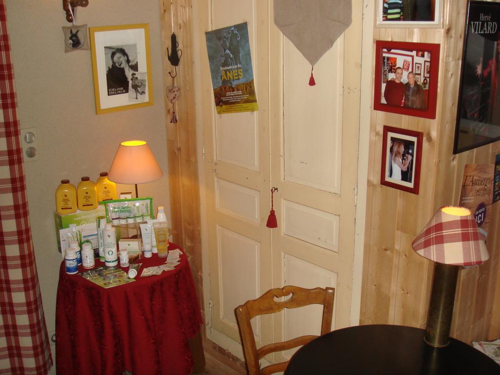 La Maison De Justine Murat (Cantal) Ngoại thất bức ảnh